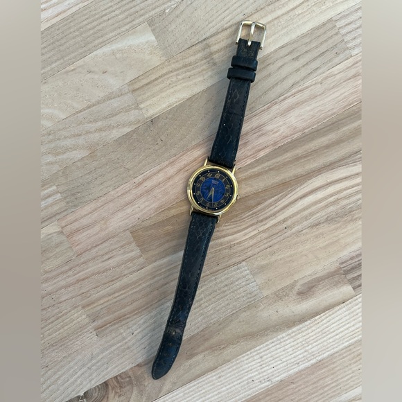 Seiko Ladies Watch Vintage Rare Black Calfskin Strap Gold Tone and Blue Dial - Picture 6 of 14